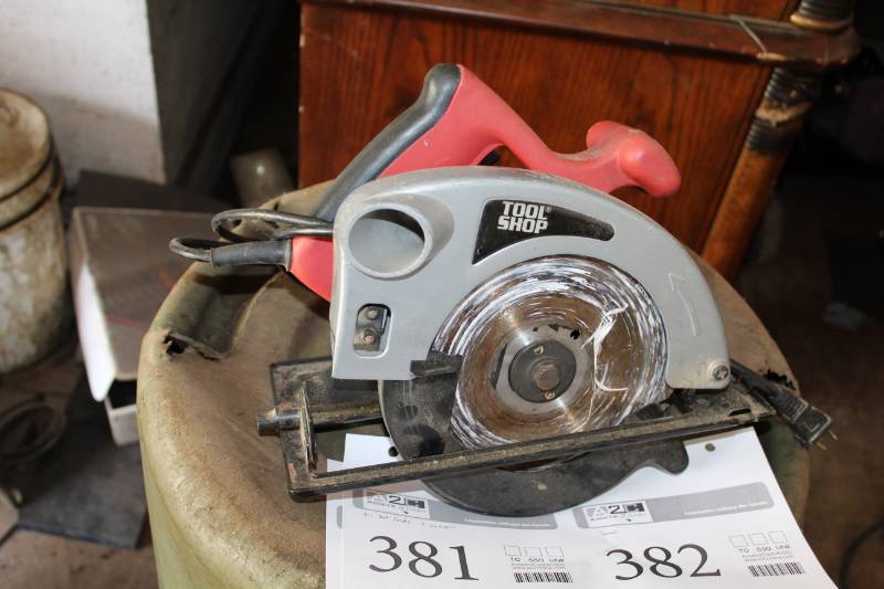 lot 382 image: Tool Shop 7-14in. Circular Saw