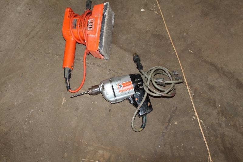 lot 384 image: Lot of (2) Black&Decker 14in. Utility Drill, Dual Action Sander