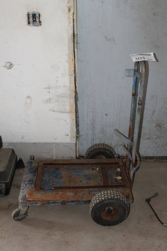 lot 204 image: Rolling Cart