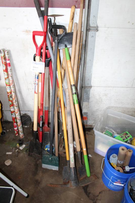 lot 277 image: Shovels, Spades, Hoes, Axe, And More Yard Tools