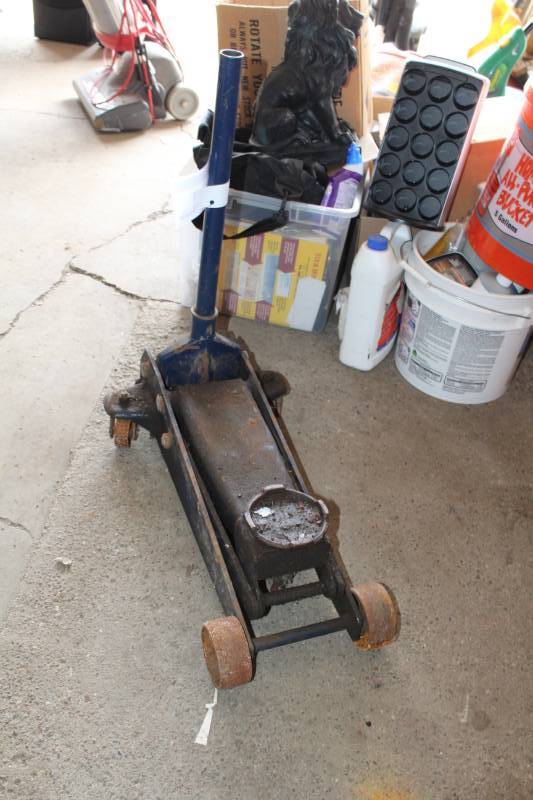 lot 197 image: Hydraulic Floor Jack