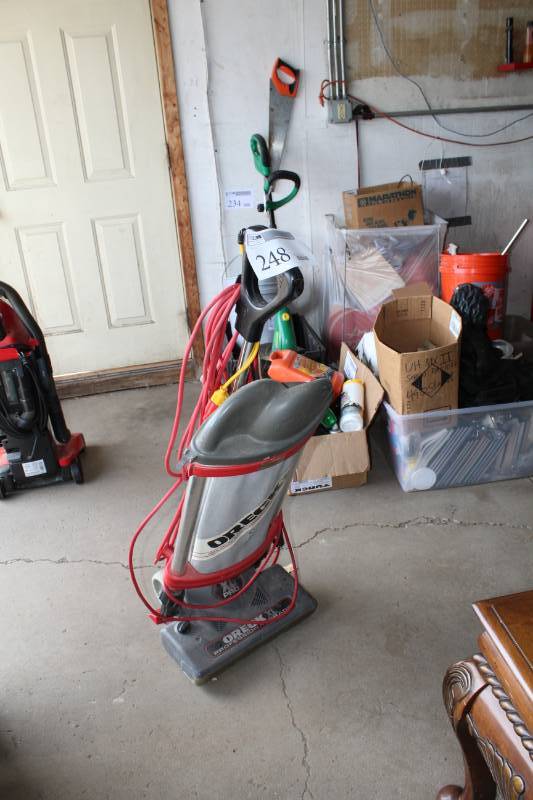 lot 248 image: Oreck XL Professional Floor Cleaner