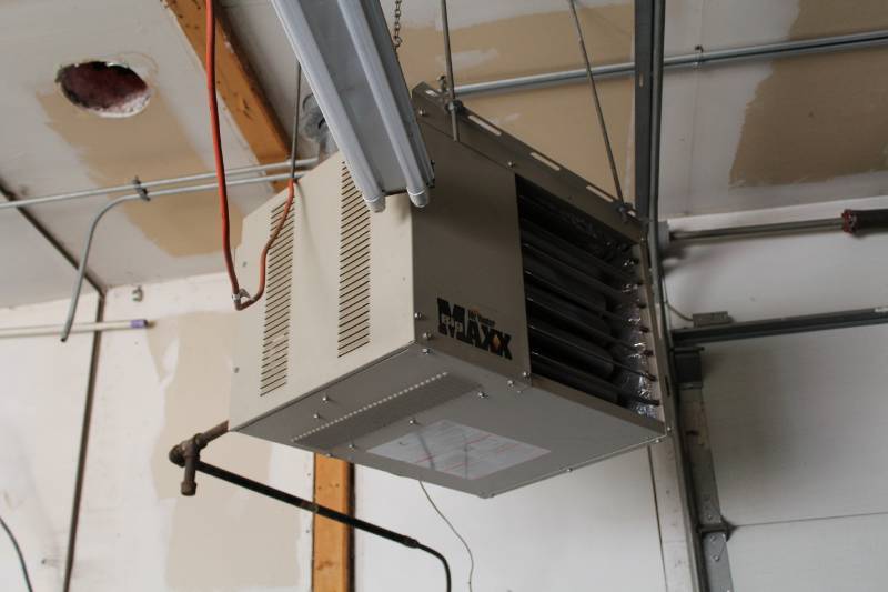 lot 3 image: Mr. Heater Big Maxx Matural Gas Commercial Ceiling-Mount Heater