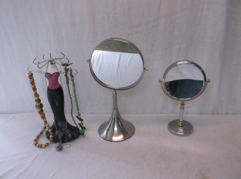 lot 23 image: Mirrors