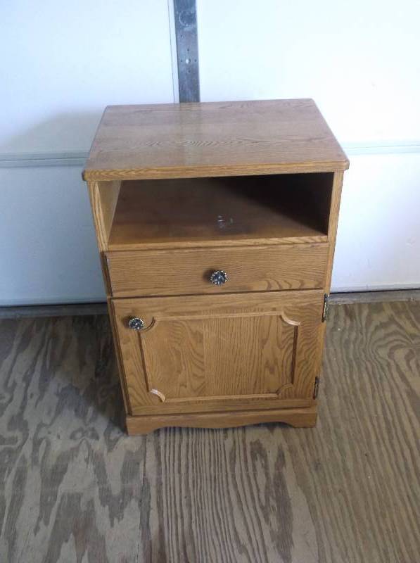 lot 40 image: Cabinet