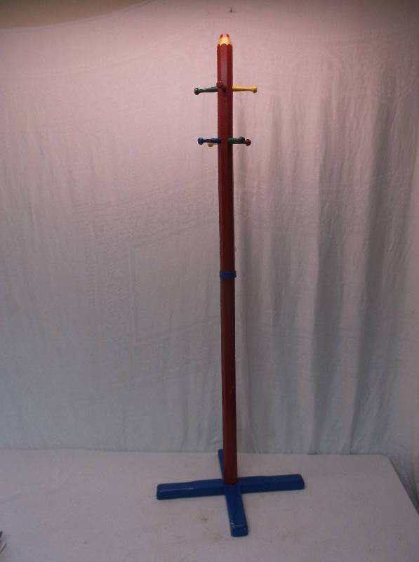 lot 42 image: Coat Rack