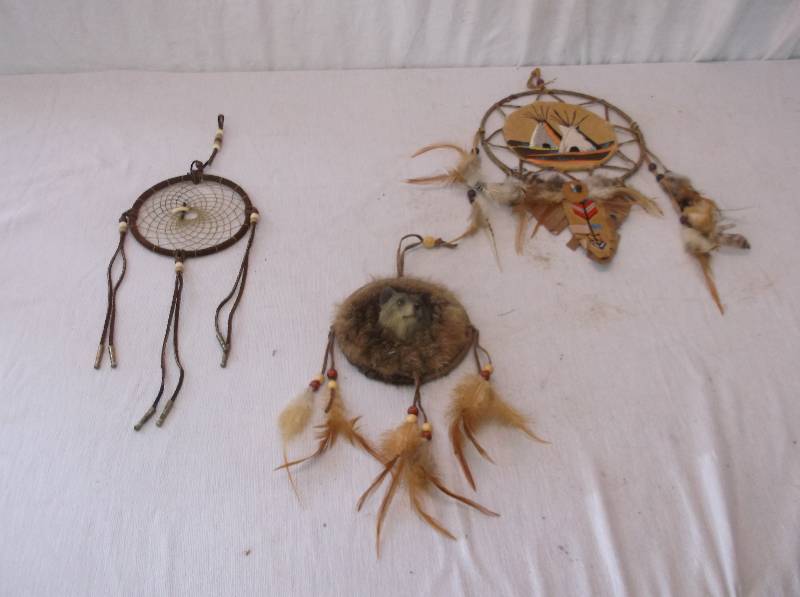 lot 44 image: Native American