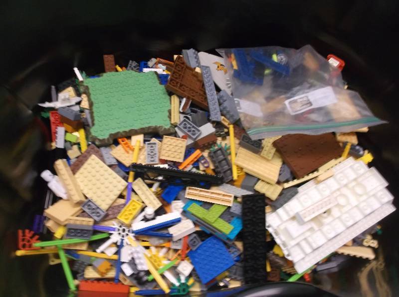 lot 68 image: Legos