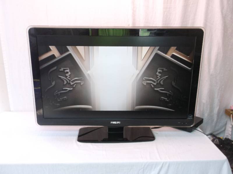 lot 80 image: Flat Screen TV