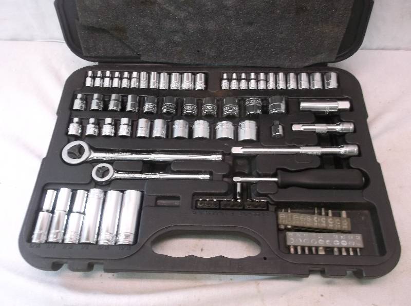 lot 105 image: Tools