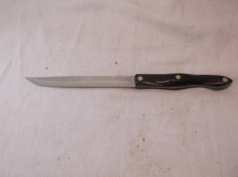 lot 107 image: Cutco Knife