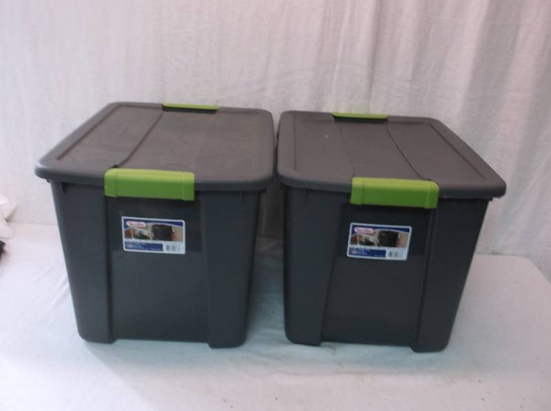 lot 114 image: Storage Tote