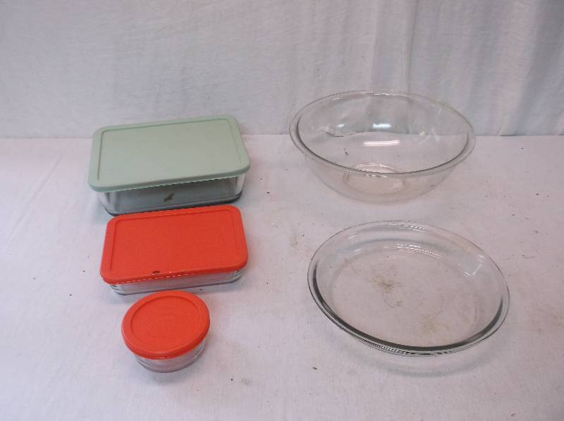 lot 116 image: Pyrex