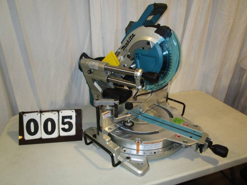 Makita 10 Dual Bevel Sliding Compound Miter Saw with Laser