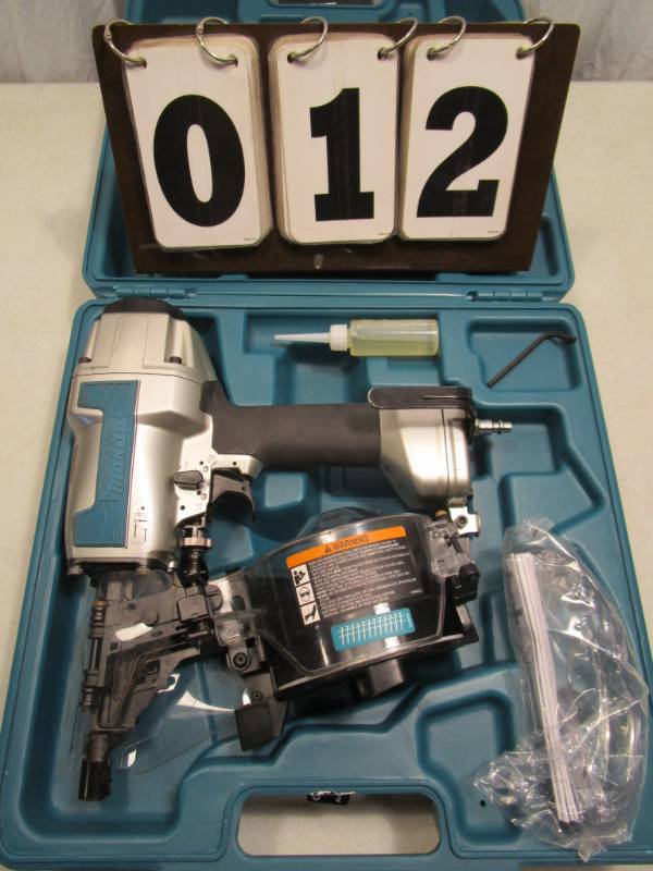 Makita 2.5 15° Sliding Coil Nailer