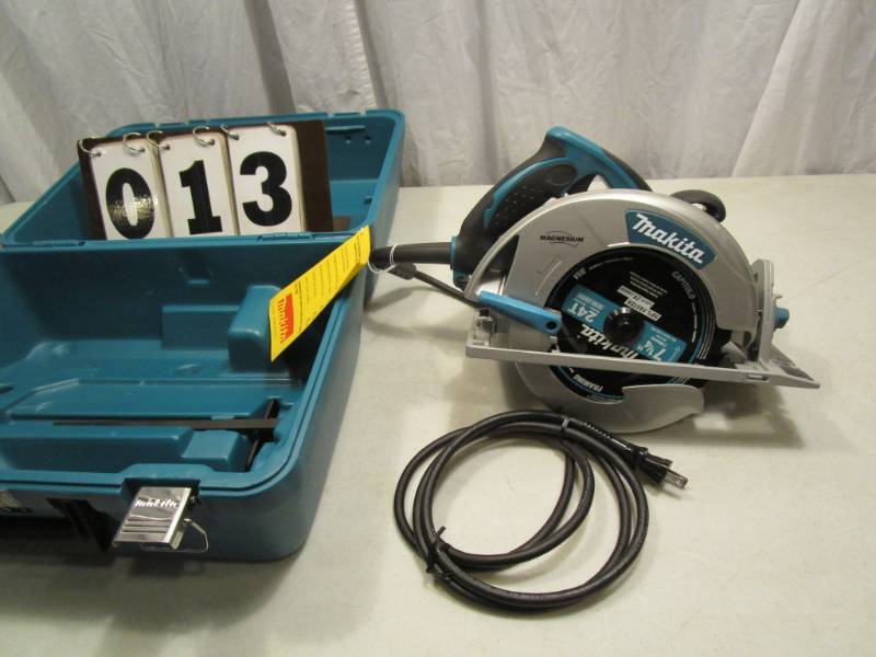 Makita 7-14 Magnesium Circular Saw
