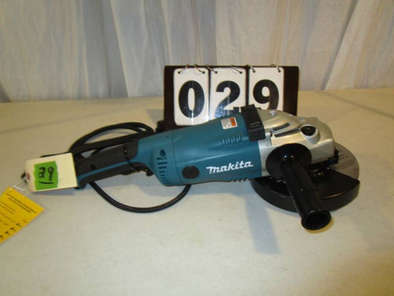 Makita 7 Angle Grinder