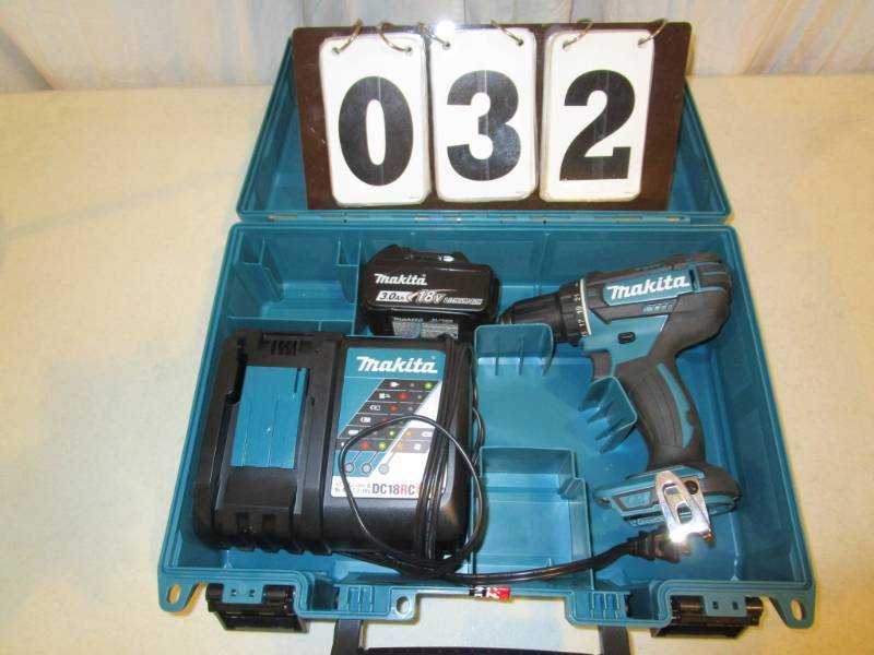 Makita 18V 12 Compact DrillDriver Kit