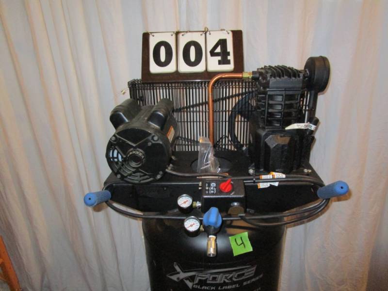 lot 4 image: X-Force 30 Gallon Air Compressor