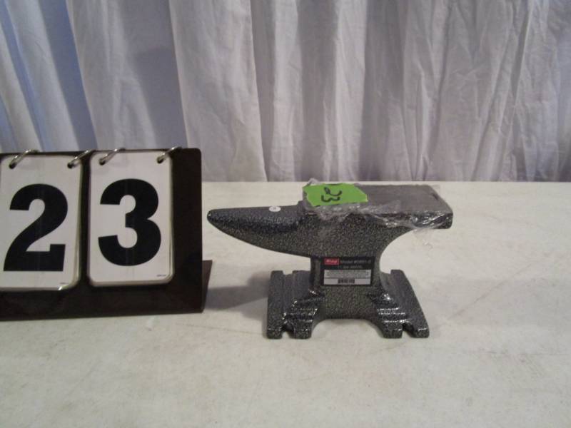lot 23 image: 11 lb Anvil