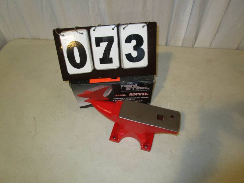 lot 73 image: Real Steel 25 lb Anvil