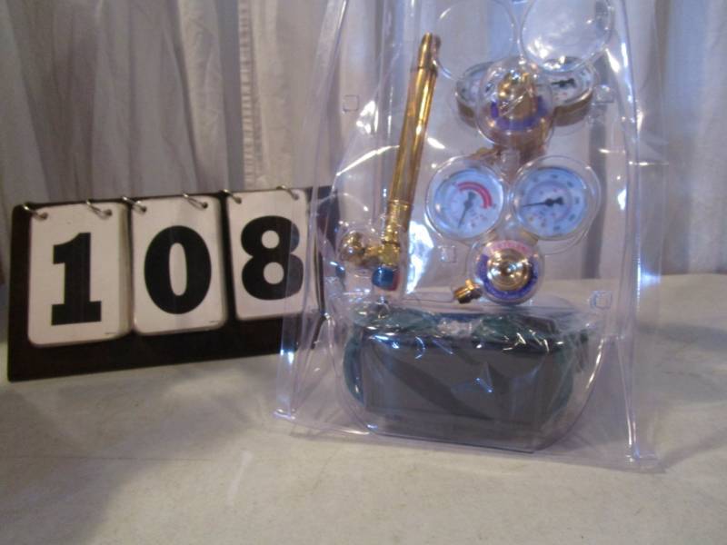 lot 108 image: Shimaha Portable Welding and Cutting Outfit