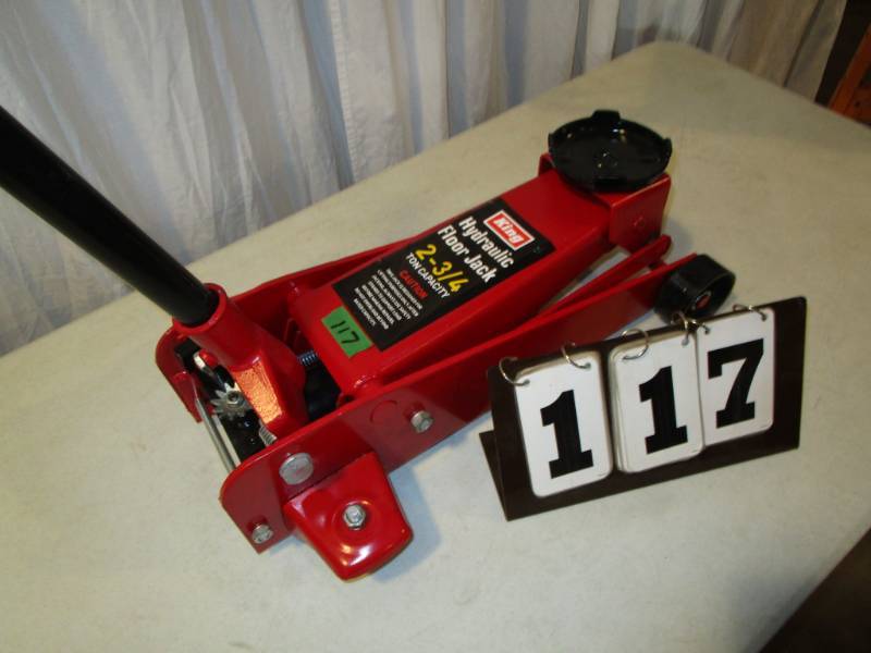 lot 117 image: King Hydraulic Floor Jack