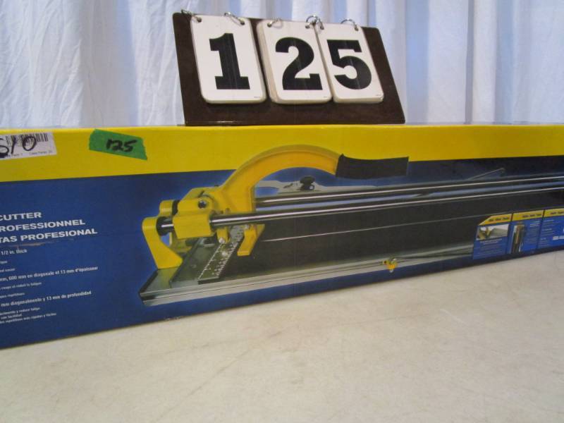 lot 125 image: QEP Professional Tile Cutter