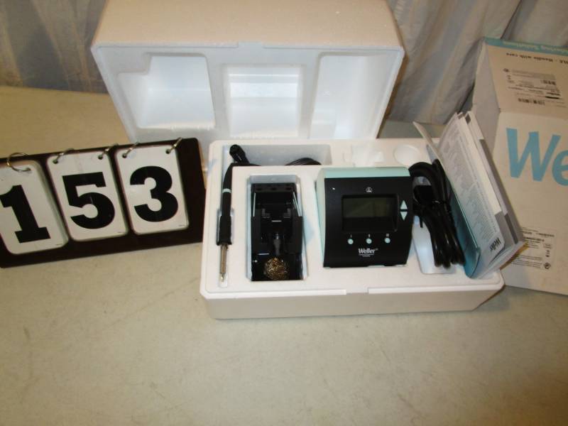 lot 153 image: Weller Solder Station