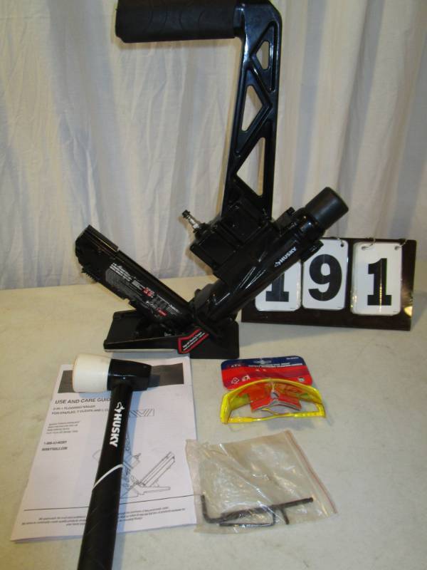 lot 191 image: Husky 3 in 1 Flooring Nailer