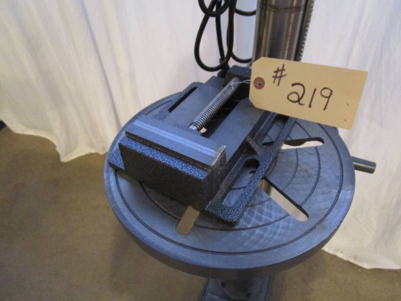 lot 219 image: Drill Press 4 Vise