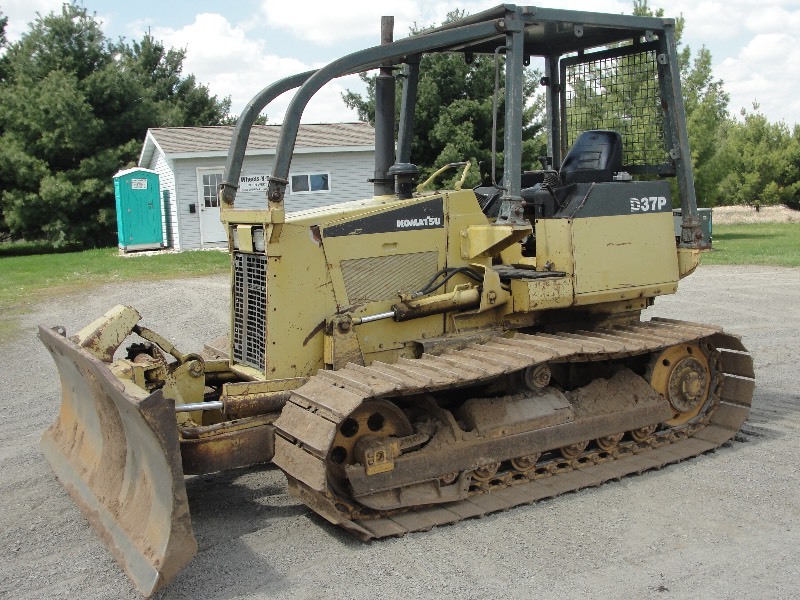 KOMATSU  D37P DOZER