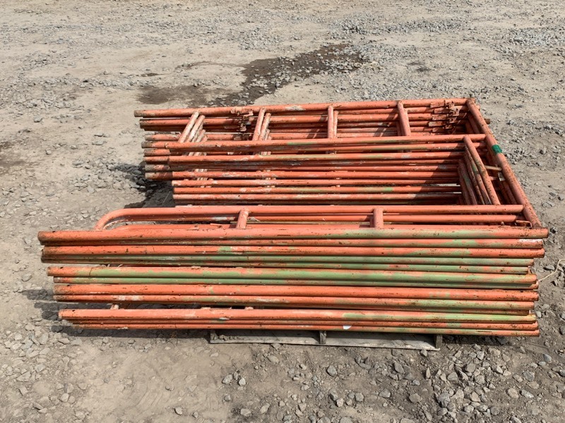 (13) Scaffolding Uprights