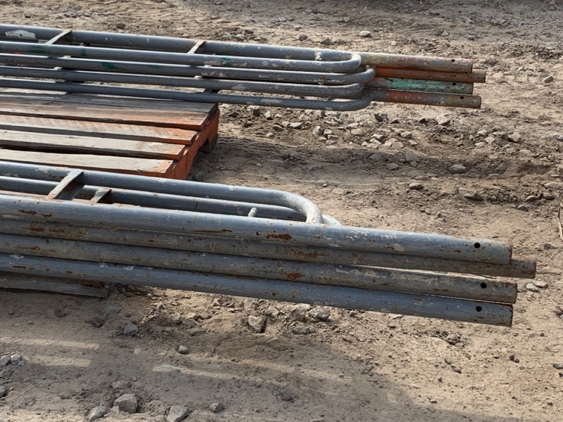 (4) Scaffolding Uprights