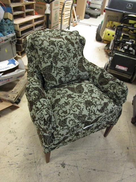 lot 205 image: HICKORY CHAIR ARMCHAIR