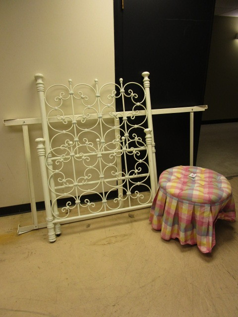 lot 210 image: TWIN SIZE BED FRAME AND FOOT REST