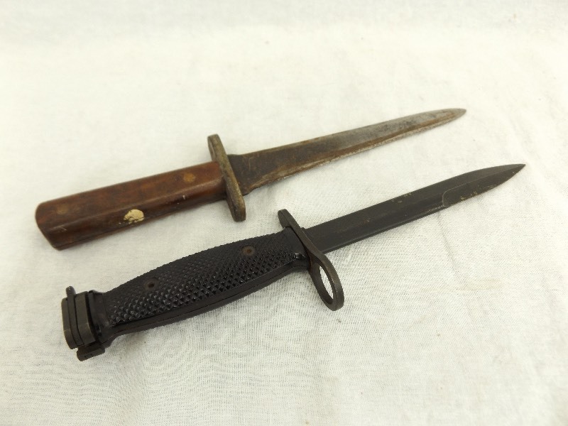lot 7 image: Vietnam Era Imperial M7 Bayonet and Another Old Dagger