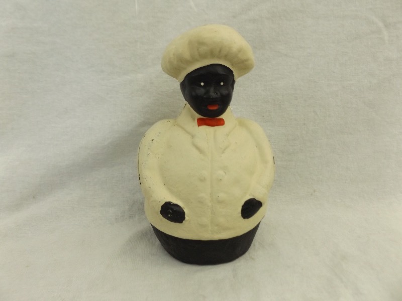 lot 20 image: Vintage 1930s Iron Black Chef Bank