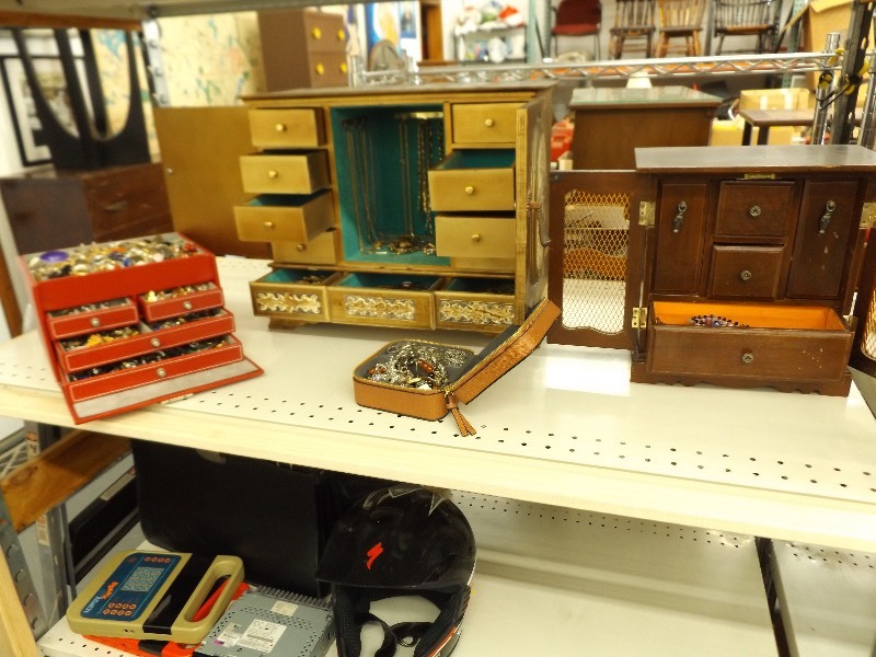 lot 23 image: 4 Jewelry Boxes Filled with Misc. Costume Jewelry
