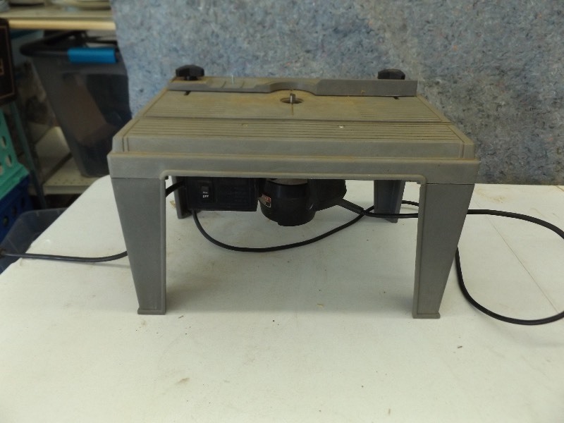 lot 71 image: Craftsman 315 Table Router