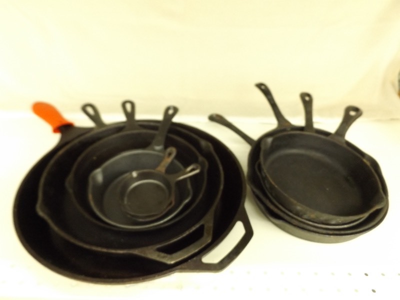 lot 110 image: 10 Lodge etc. Cast Iron Pans