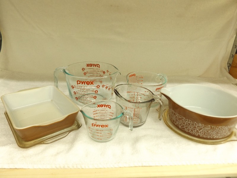 lot 112 image: Lot of Vintage etc. Pyrex