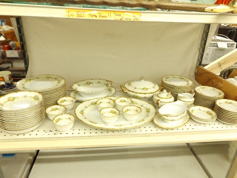 lot 113 image: 72 Piece Noritake Aileen Pattern China Set