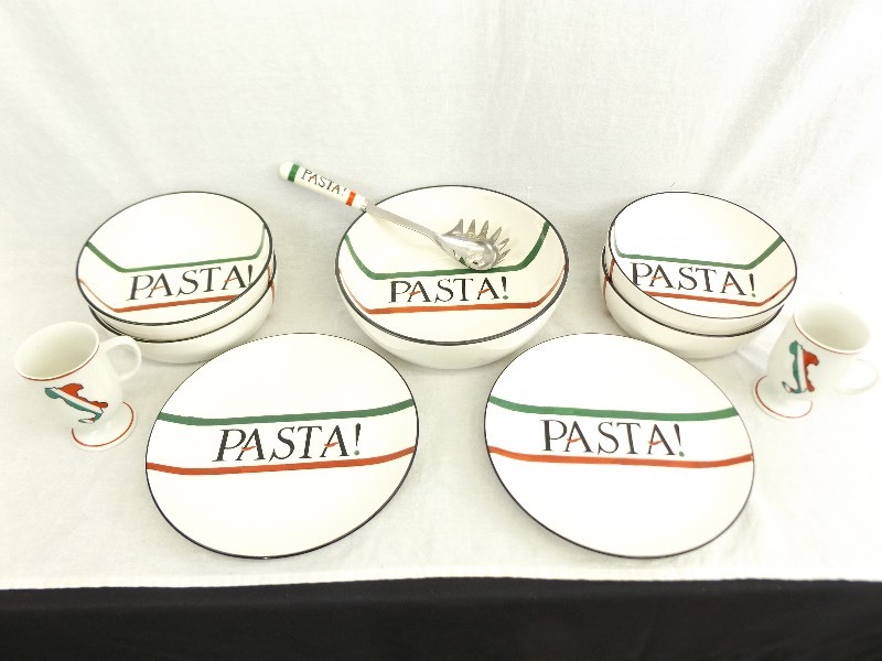 lot 116 image: 10 Piece Italian Themed Pasta Serving Set