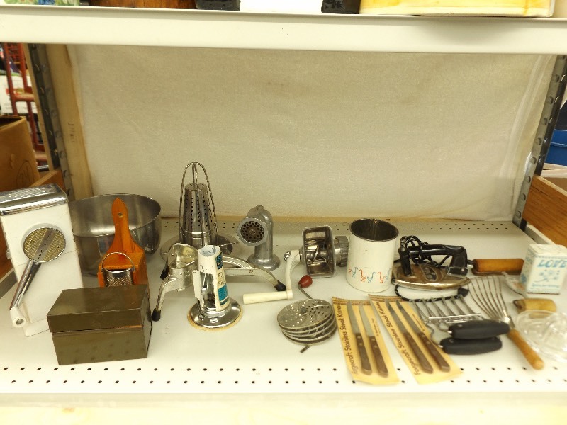 lot 120 image: Lot of Vintage Kitchen Utensils