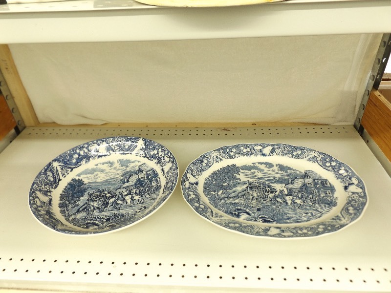 lot 121 image: Vintage Sanyei Serving Platter and Bowl