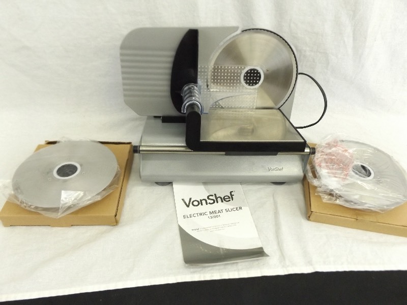 lot 132 image: Vonshef Electric Meat Slicer