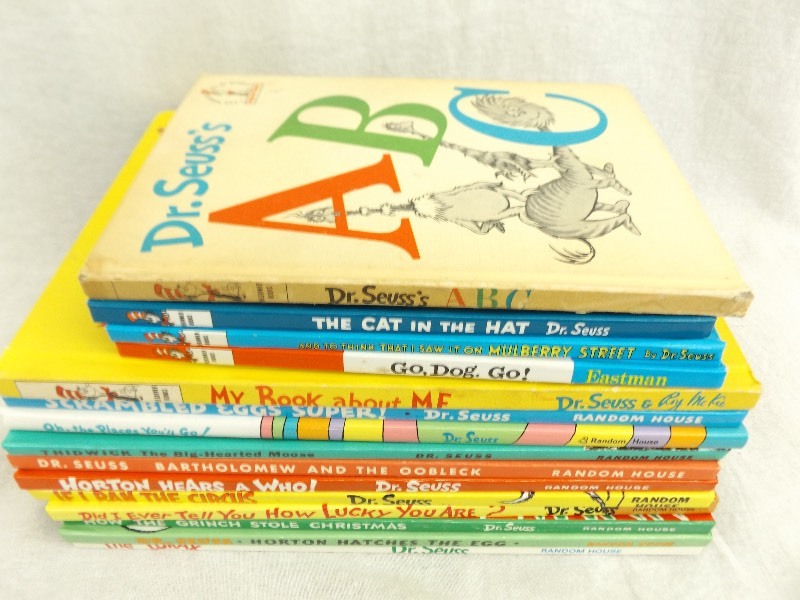 lot 138 image: Lot of Excellent Condition Dr. Seuss Books