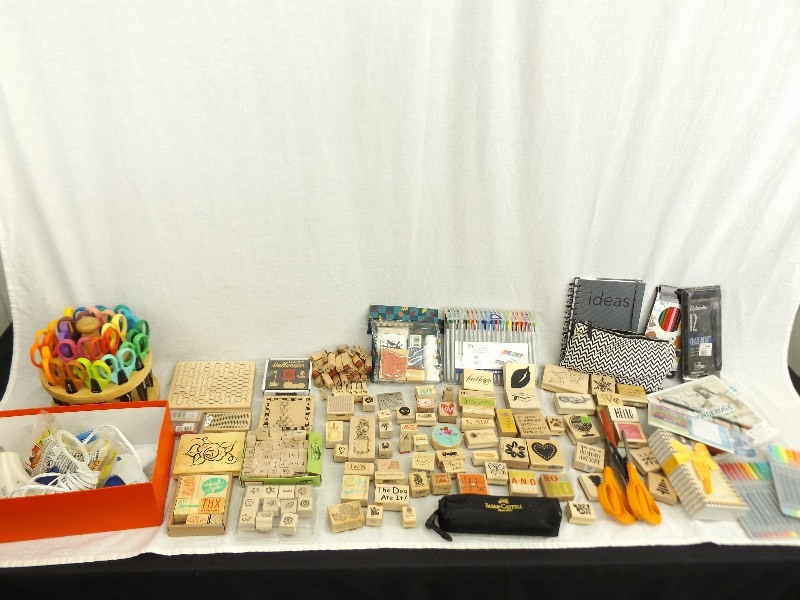 lot 141 image: Large Lot of Crafting Supplies