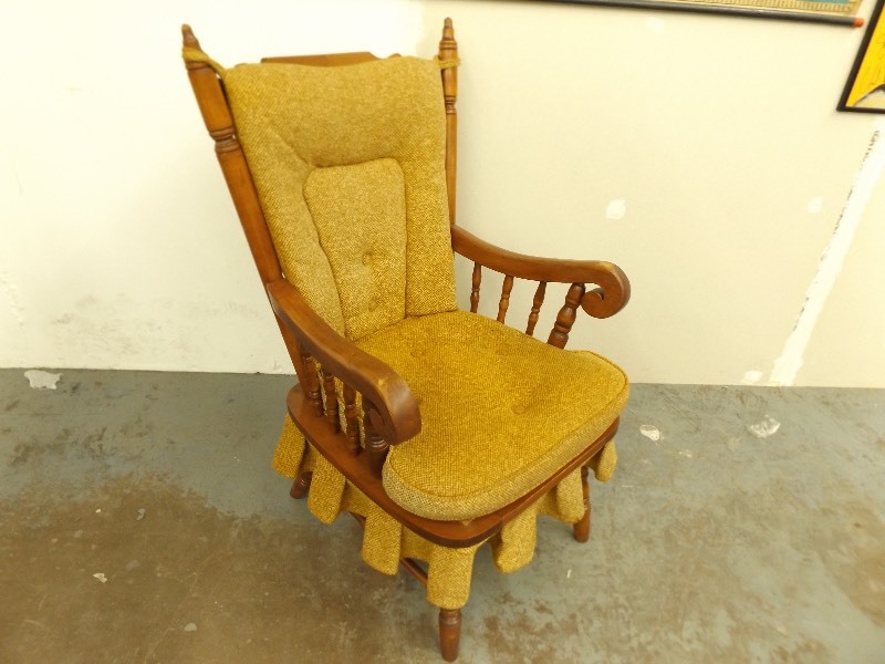 lot 164 image: Vintage Turned Wood Static Base Spring Rocker